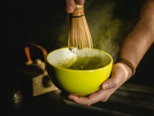 how-to-make-matcha-featured