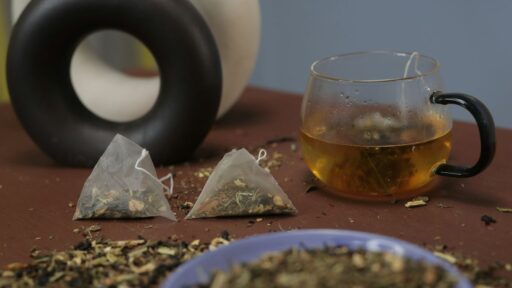 what-does-oolong-tea-taste-like-featured