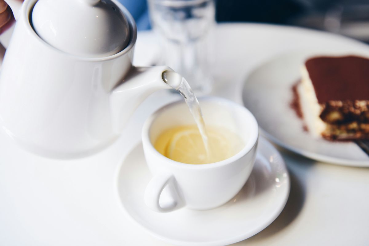 what-is-white-tea-featured