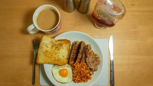 does-english-breakfast-tea-have-caffeine-featured
