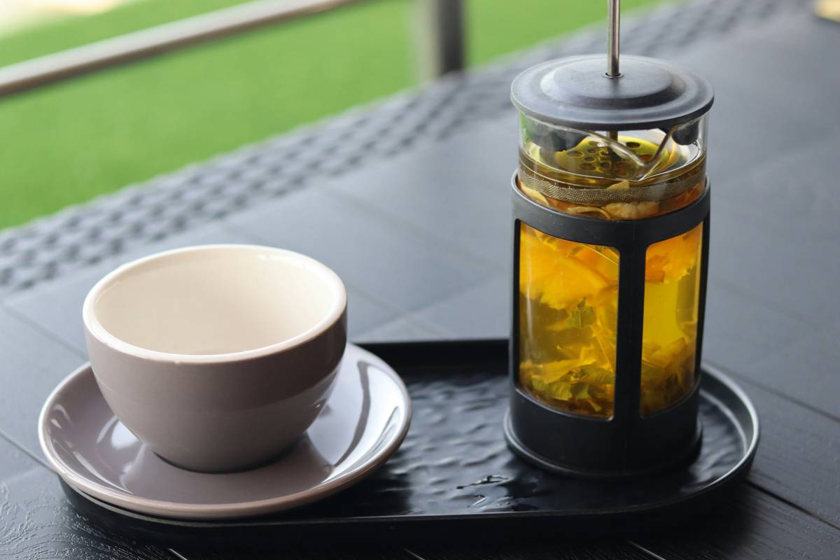 does-herbal-tea-have-caffeine-featured