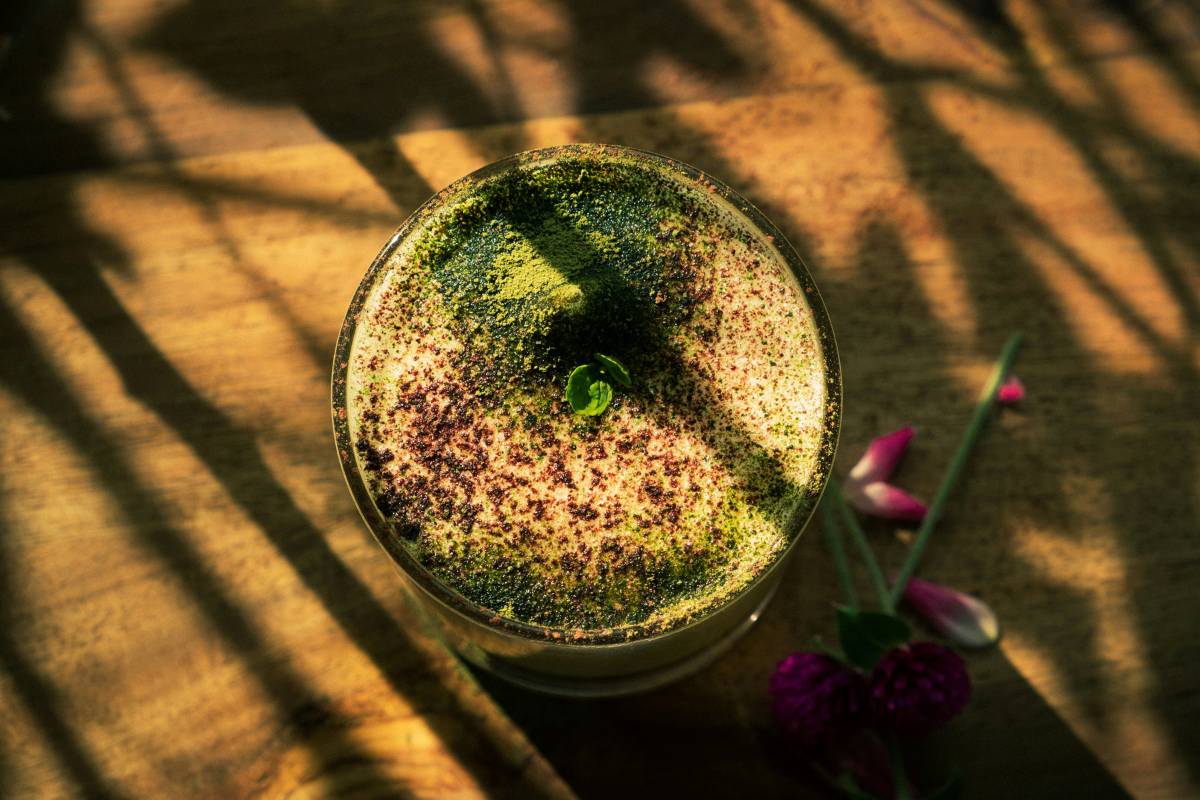 does-matcha-have-caffeine-featured