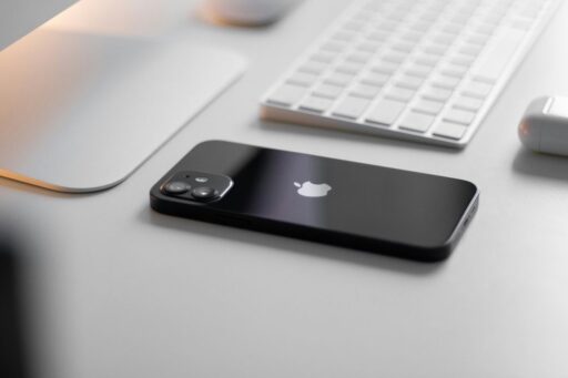 free-iphone-12-featured