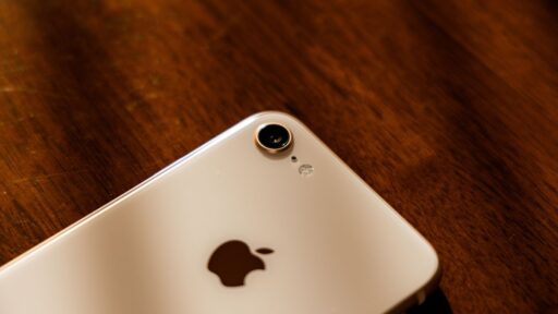 free-iphone-8-featured