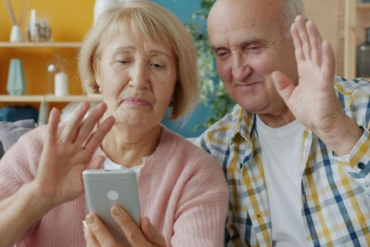 free-iphone-for-seniors-featured