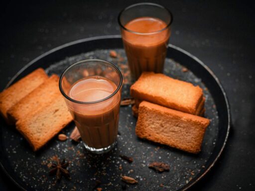 how-much-caffeine-in-chai-tea-featured
