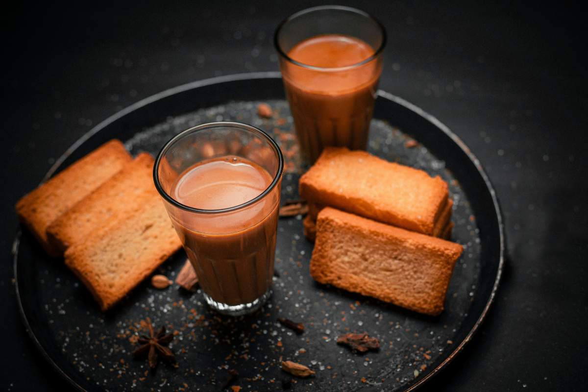 how-much-caffeine-in-chai-tea-featured
