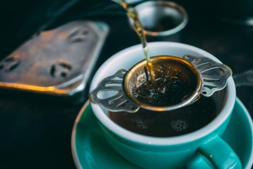 how-to-brew-loose-leaf-tea-featured