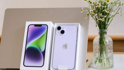 how-to-get-a-free-iphone-featured