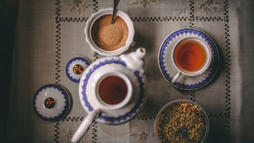 what-does-rooibos-tea-taste-like-featured