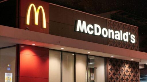 what-time-does-mcdonalds-stop-serving-breakfast-featured