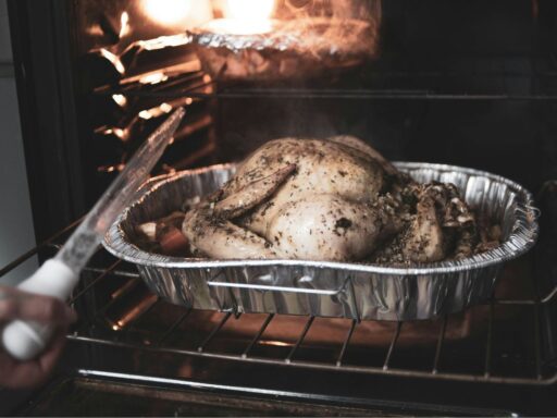how-to-reheat-fried-chicken-in-oven-featured