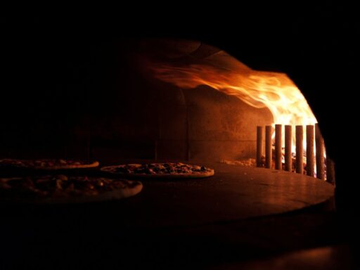 how-to-reheat-pizza-in-the-oven