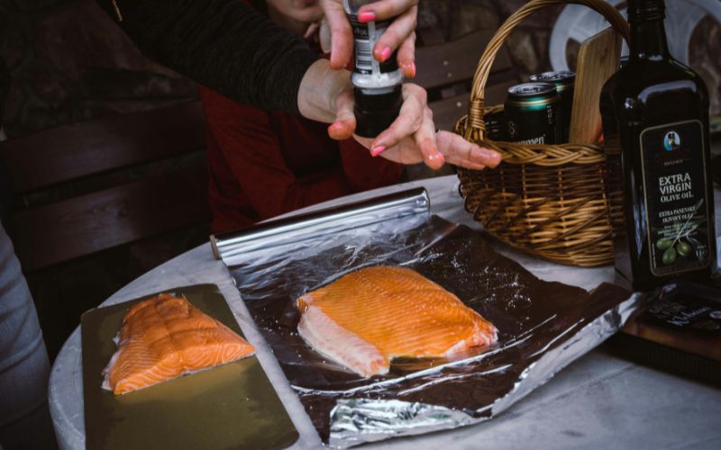 how-to-reheat-salmon-common-mistakes