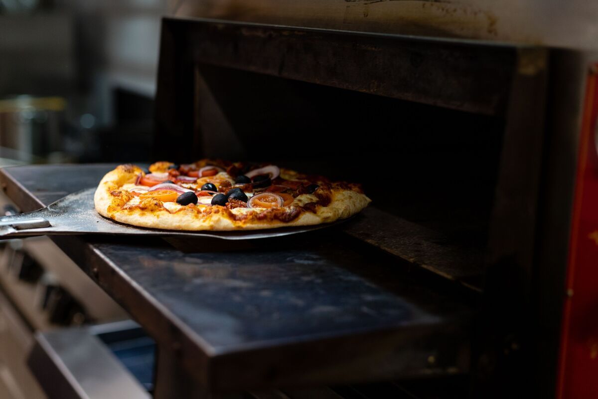 how-to-reheat-pizza-in-microwave
