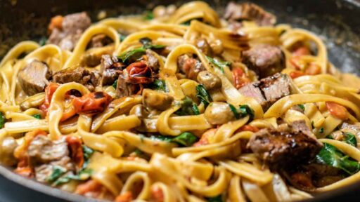 how-to-reheat-alfredo-pasta-featured