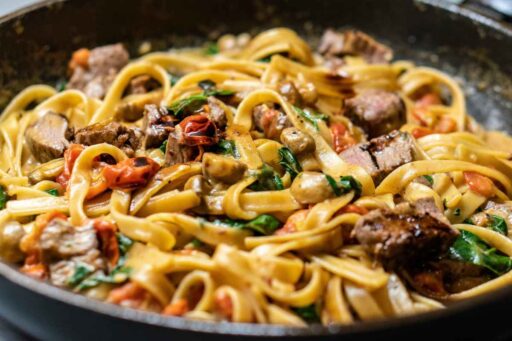 how-to-reheat-alfredo-pasta-featured