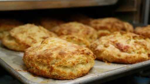 how-to-reheat-biscuits-featured