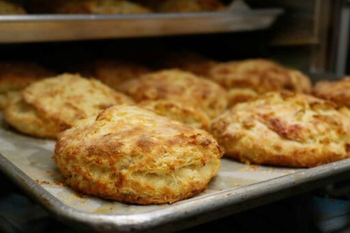 how-to-reheat-biscuits-featured