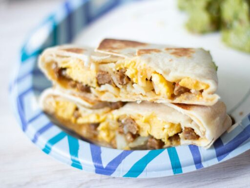 how-to-reheat-burrito-in-air-fryer-featured