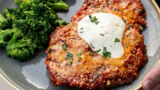 how-to-reheat-chicken-parm-featured