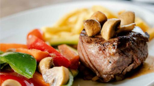how-to-reheat-filet-mignon-featured