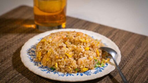 how-to-reheat-fried-rice-featured