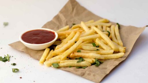 how-to-reheat-fries-in-oven-featured