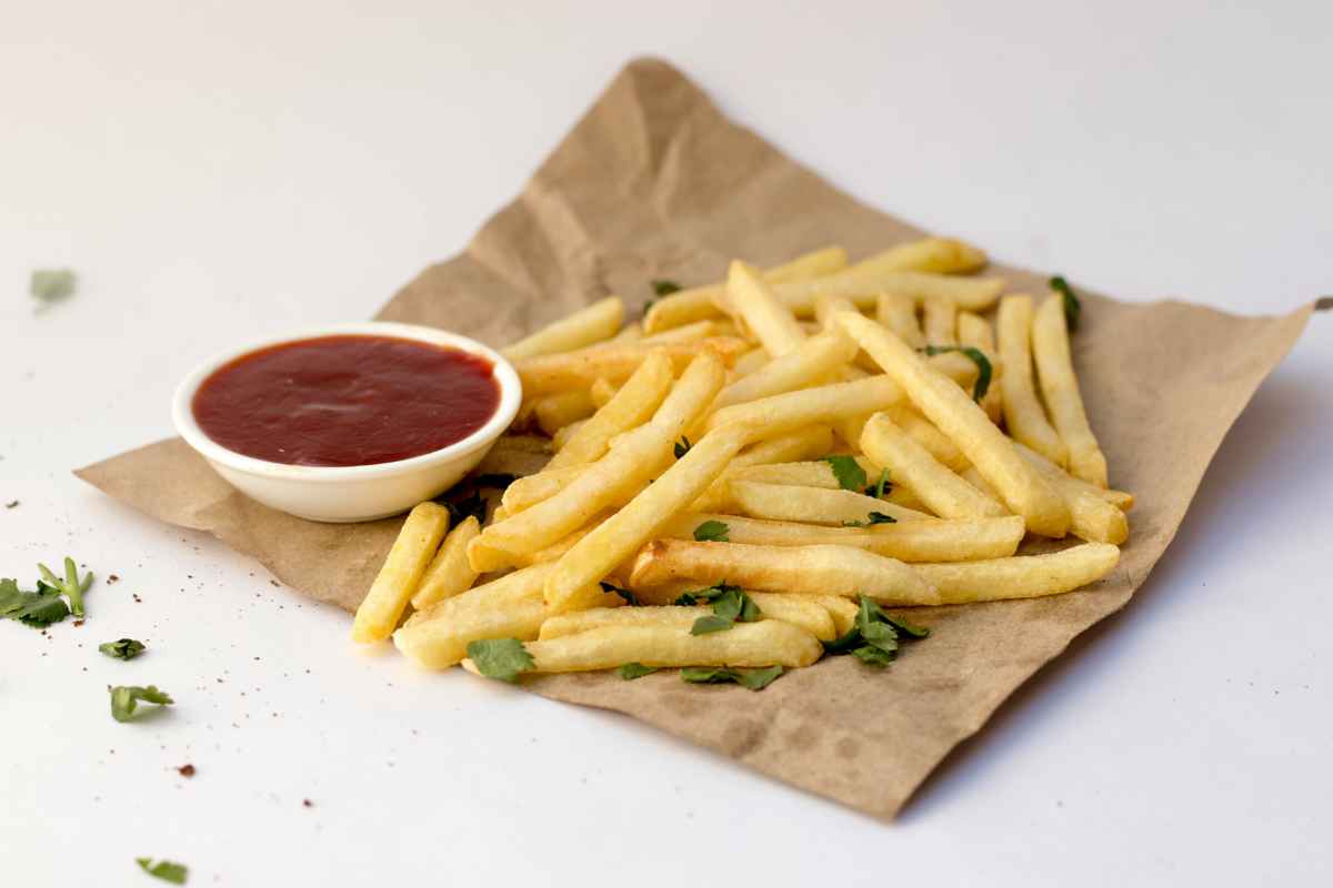 how-to-reheat-fries-in-oven-featured