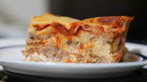 how-to-reheat-frozen-lasagna-featured