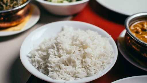 how-to-reheat-frozen-rice-featured