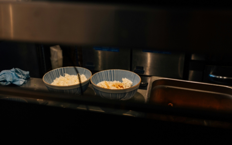 how-to-reheat-frozen-rice-main-ways