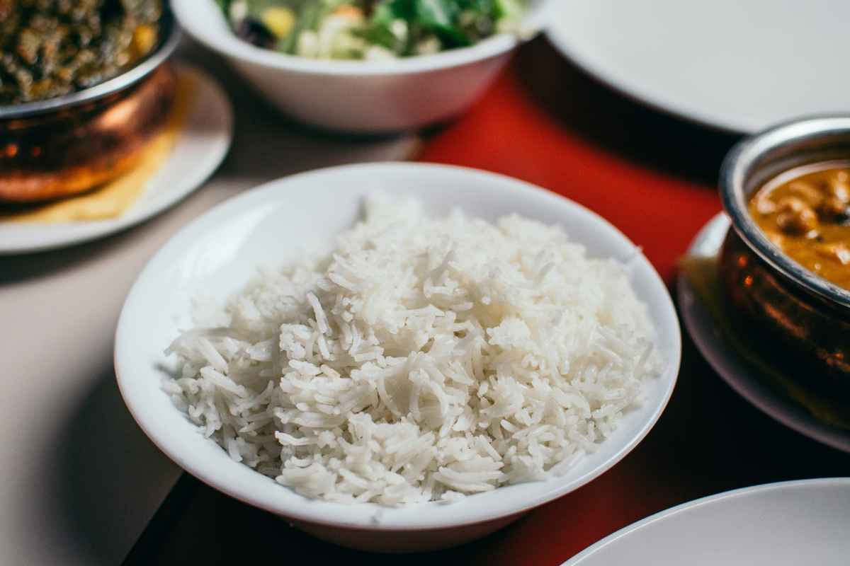 how-to-reheat-frozen-rice-featured
