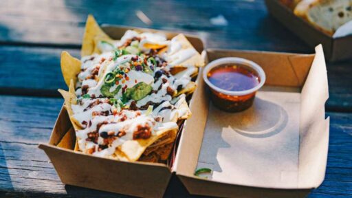 how-to-reheat-nachos-featured