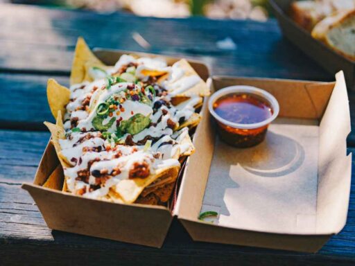 how-to-reheat-nachos-featured