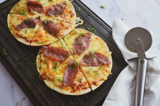 how-to-reheat-pizza-in-an-air-fryer-featured
