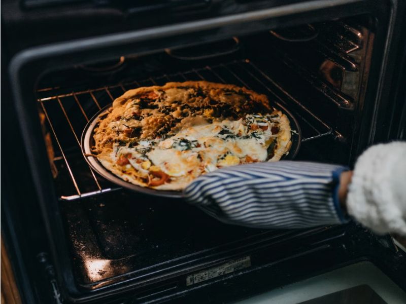 how-to-reheat-pizza-in-microwave