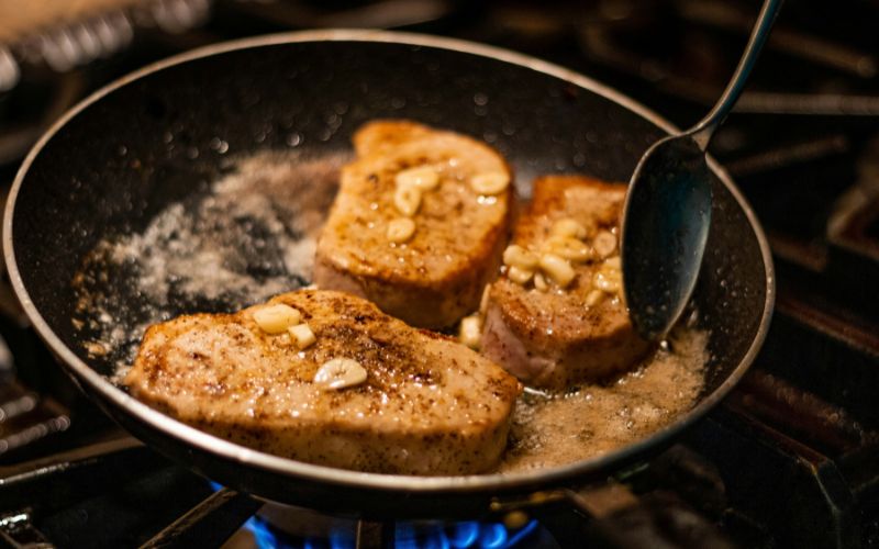 how-to-reheat-pork-chops-step-by-step