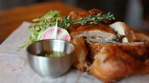 how-to-reheat-rotisserie-chicken-in-oven-featured