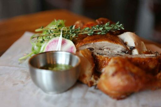 how-to-reheat-rotisserie-chicken-in-oven-featured