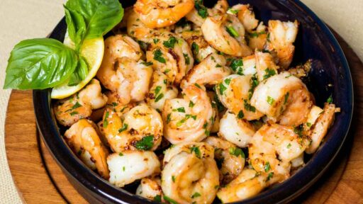 how-to-reheat-shrimp-featured