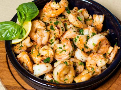 how-to-reheat-shrimp-featured