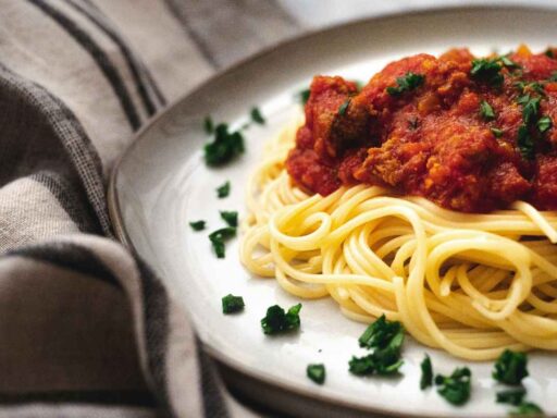 how-to-reheat-spaghetti-featured