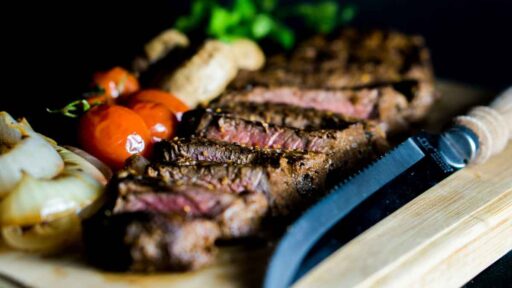 how-to-reheat-steak-without-overcooking-featured