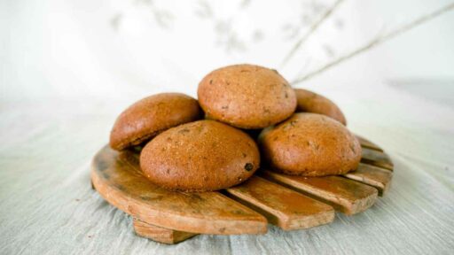 how-to-reheat-texas-roadhouse-rolls-featured