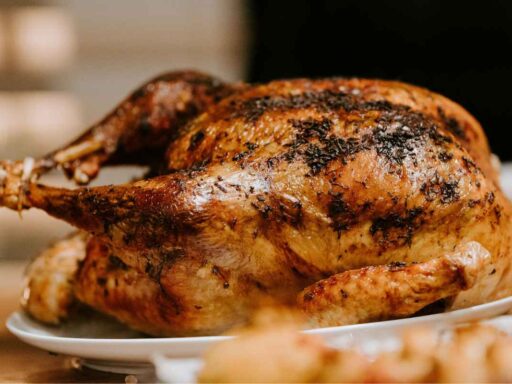 how-to-reheat-turkey-featured