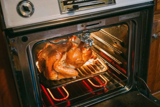 how-to-reheat-wings-in-the-oven-featured