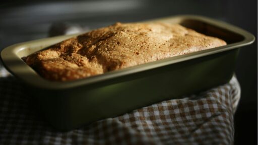 how-to-reheat-cornbread-featured
