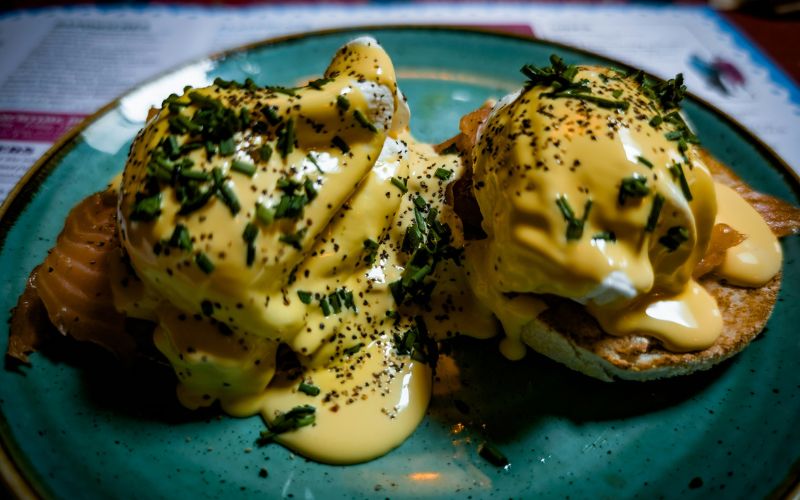 how-to-reheat-eggs-benedict-mistakes