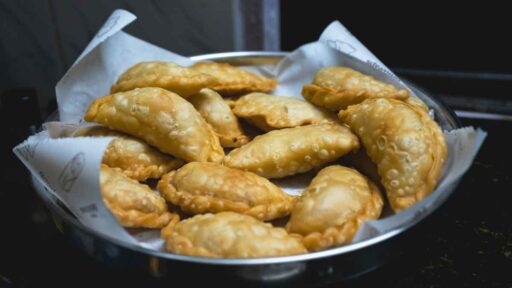 how-to-reheat-empanadas-featured